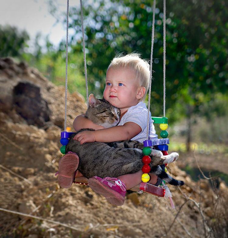 30 Pics Of Kids Playing With Their Pets That Show Every Child Needs A Pet
